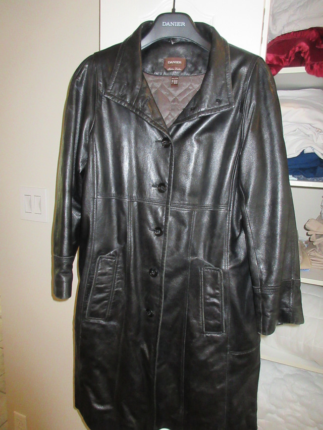 Women’s Leather Coat in Women's - Tops & Outerwear in Ottawa