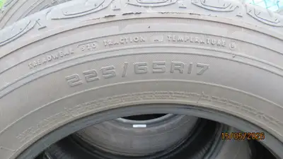 Pneus usagés bon pour 1 saison, jamais de crevaison Used tires good for 1 summer, never puncture