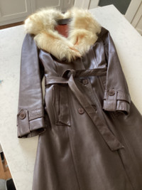 Vintage Women’s brown leather coat