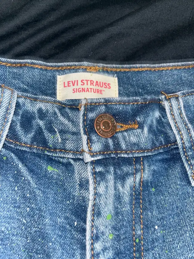 Jean shorts Levi’s in Men's in Mississauga / Peel Region - Image 3