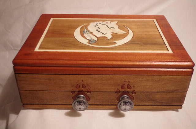 Jewelry Box; Hand Carved Top; Custom Glass Handles; Custom Stain in Arts & Collectibles in Winnipeg - Image 4