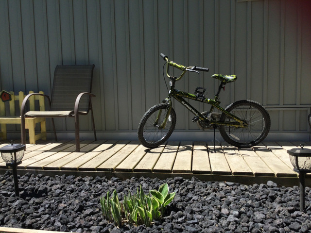 Supercycle green Camo, kids bike in BMX in Kitchener / Waterloo