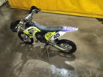 hello selling my son sx 65 he has gotten a big for it..lol has been kept in the shop. Started up eve...