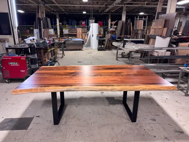 walnut dining table in Dining Tables & Sets in Mississauga / Peel Region - Image 3