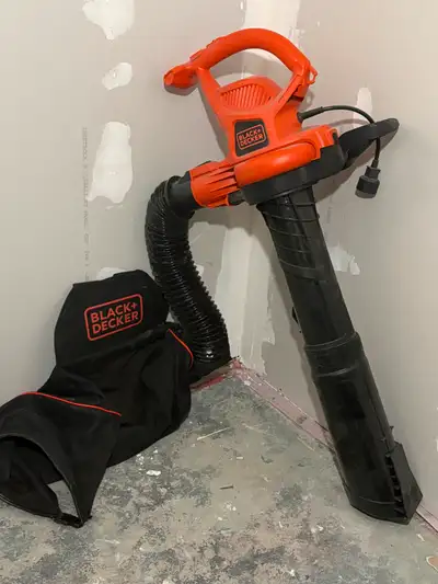 3-in-1 Leaf Blower/Vacuum/Mulcher, Voir plus