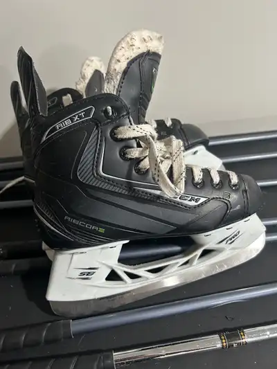 junior Ccm hockey skates size 3, View more