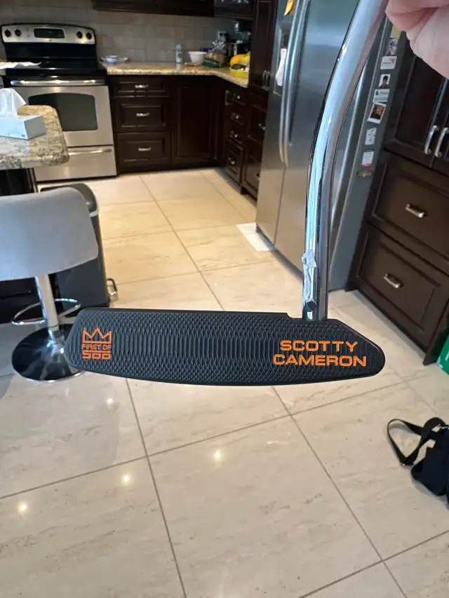 Scotty Cameron Select Newport 2 Notchback Limited Edition in Golf in Markham / York Region - Image 3