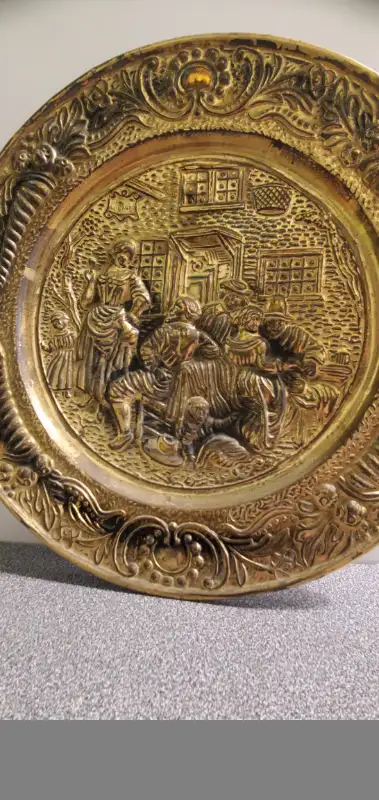Vintage Brass Wall Plate in Arts & Collectibles in City of Toronto - Image 3