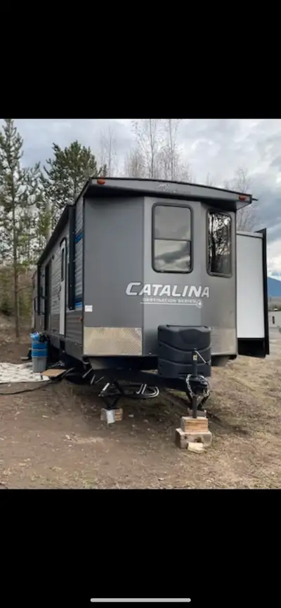 2020 coachman Rv Catalina Destination series 40 BHTS. Sleeps 6 3 slides ,Bunk house,two entry’s, pat...