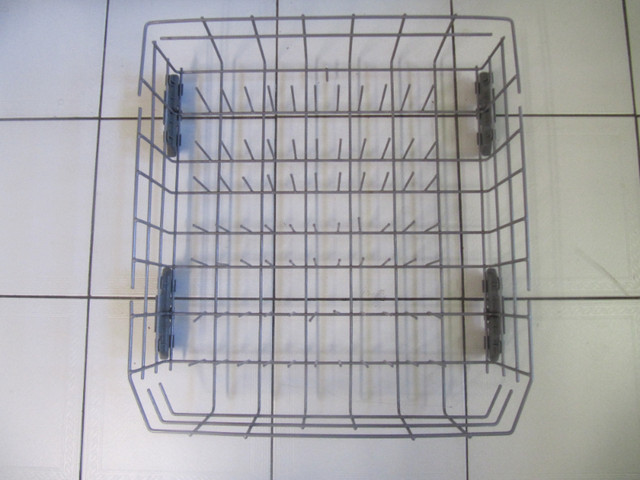 Kenmore/Whirlpool Model W10728159 Lower Dishwasher Rack 1/2Price in Arts & Collectibles in Mississauga / Peel Region