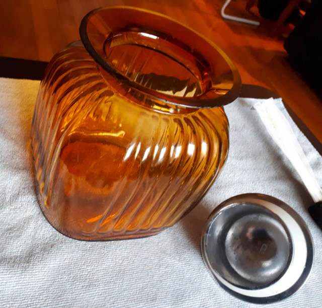 Vintage Artland Amber Glass Jar with pewter lid in Arts & Collectibles in Sarnia - Image 3