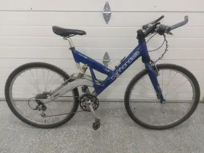 Cannondale Super V 1000 Mountain Bike, View more
