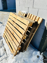 Wood Pallet and Wood Pieces - FREE 1st come 1st serve