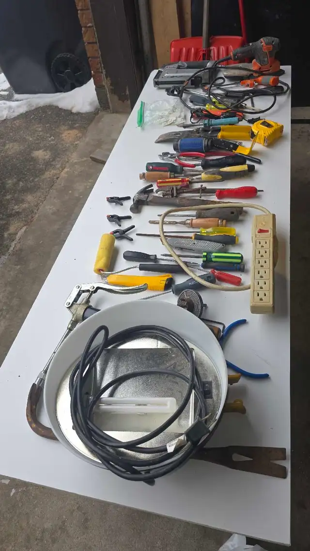 Tool Lot – Pliers, Cutters, Allen Keys, Screwdrivers, Saw, Black in Hand Tools in Mississauga / Peel Region - Image 3