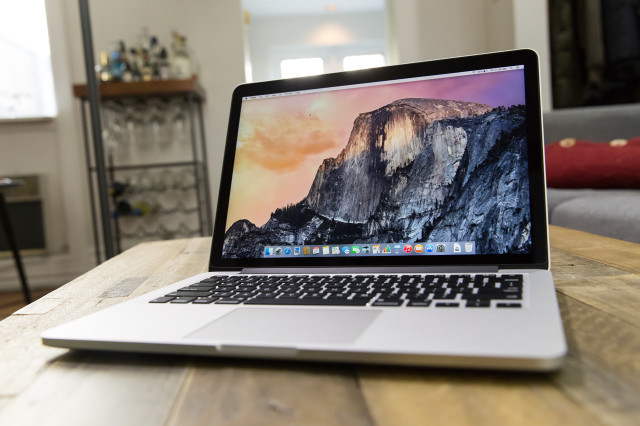 2015 MacBook Pro (READ DESCRIPTION) in Laptops in Mississauga / Peel Region - Image 2