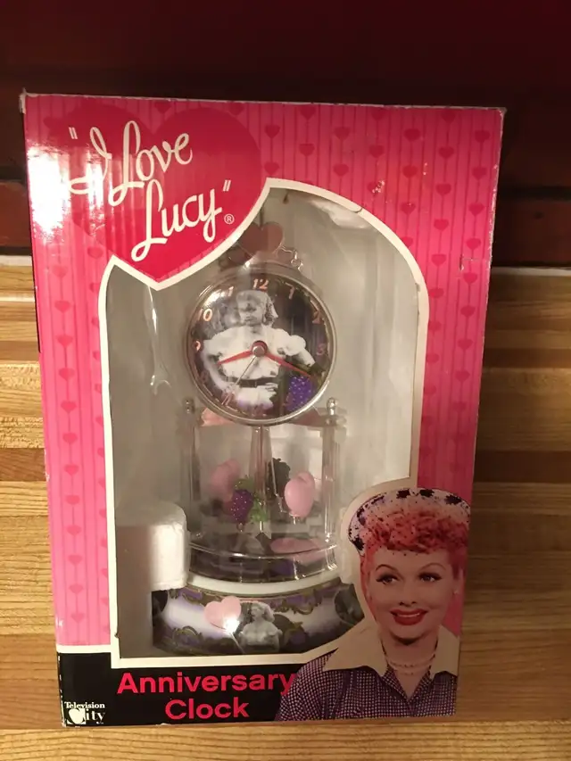 PENDULUM CLOCK-I LOVE LUCY-COLLECTABLE-NEW in Home Décor & Accents in City of Toronto - Image 11