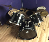 Batterie (drum) avec cymbales et banc