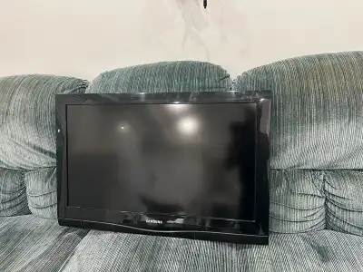 Samsung 32 inch LCD TV, View more