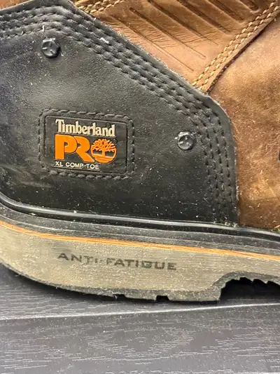 1 year old TIMBERLAND PRO work boots. Used for 1 season. Normal wear and tear from work. No real iss...