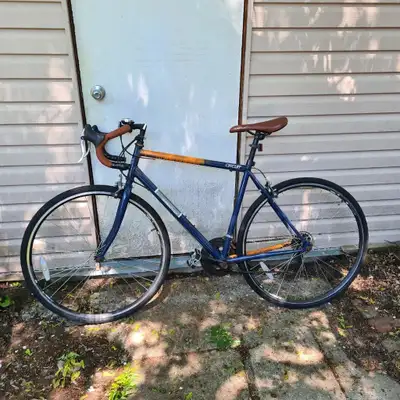Road bike with 20.5" frame, View more