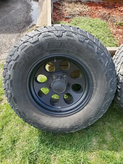 5x5.5 rims Lt285/70r17 tires Came off 2005 ram 1500 Tires probably only good for one my year 900 OBO