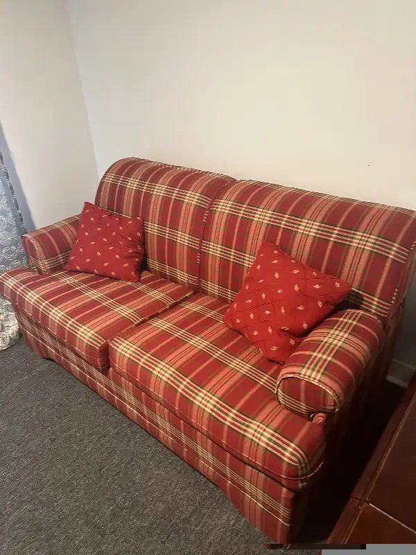 Sofa lit in Couches & Futons in City of Montréal - Image 3