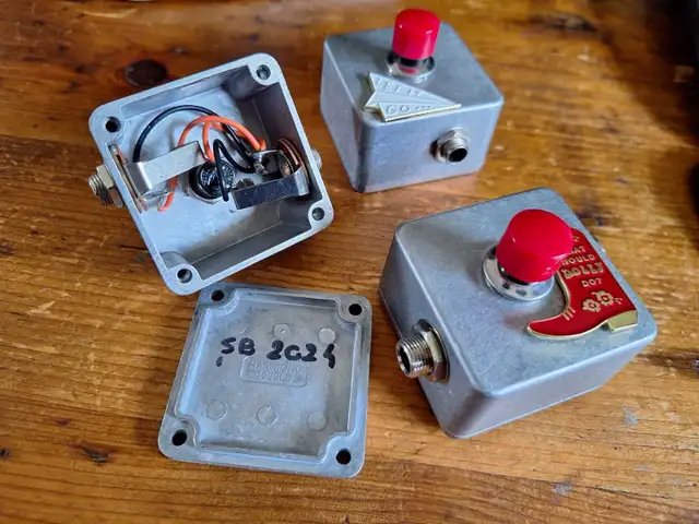 Guitar pedal killswitch in Amps & Pedals in Stratford - Image 5