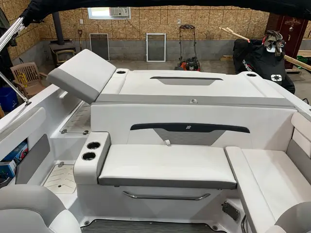2019 Fourwinns 20HD in Powerboats & Motorboats in Petawawa - Image 5