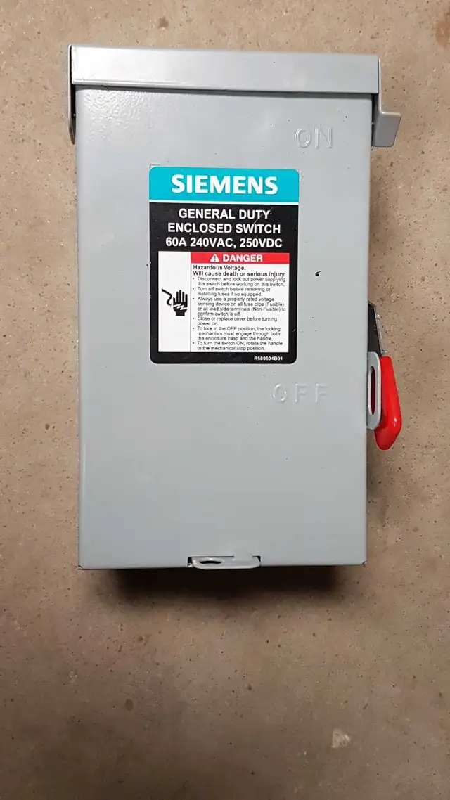 Siemens Enclosed Switch in Electrical in Kitchener / Waterloo - Image 2
