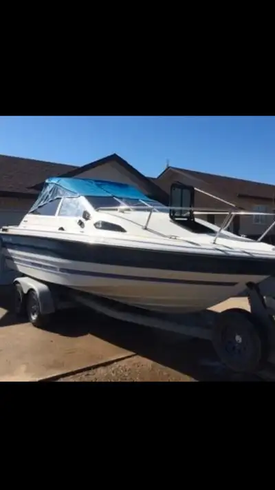 25ft 1989 bayliner 302 omc motor, needs water pump, boat has the sleep cabin in front, hard top, Ben...