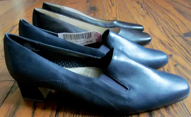 Shoes for women, BRAND NEW, Sizes 11 & 10 & 9.5 in Women's - Shoes in Markham / York Region - Image 5