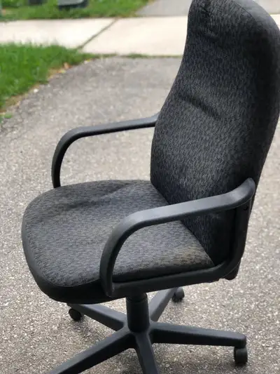 Big & Tall Ergonomic Office Chair – Like New!, View more