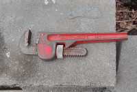 Pipe wrench