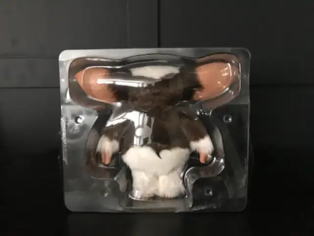 Medicom w/Box Gremlins Gizmo Mogwai 1/1 Scale Prop c/w box in Arts & Collectibles in Mississauga / Peel Region - Image 8