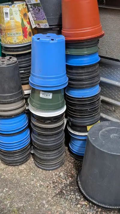 2.37 Liters Garden pots ,  2 pots for $1 ,    Airport Area, View more
