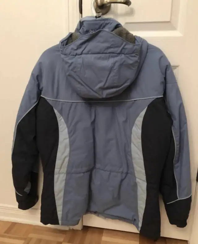 Columbia winter jacket (M) in Women's - Tops & Outerwear in Laval / North Shore - Image 3