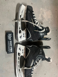 Bauer nexus skates. Size 9EE. Great condition barely used.