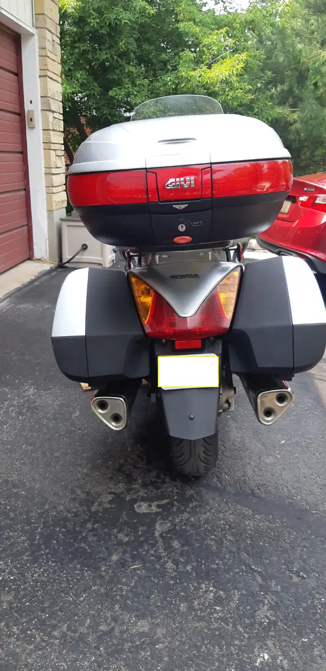 2007 Honda ST1300 ABS in Sport Touring in Ottawa - Image 5