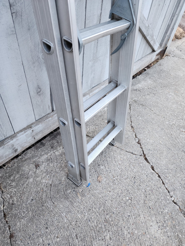 Reynolds Aluminum 16 Foot Extension Ladder Grade 3 in Ladders & Scaffolding in Edmonton - Image 2