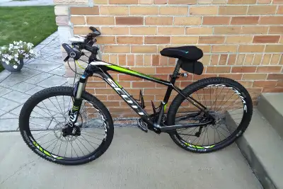 Scotts scale FL-15 model paid over $3500 new in 2015 BIKE IS BRAND NEW STORED MINT 27.5 tires rocket...