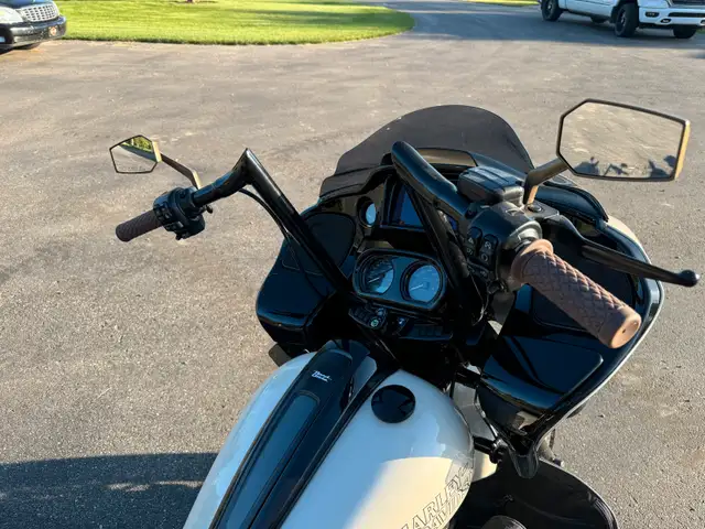 2023 road glide st in Sport Touring in Regina - Image 8