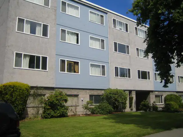 1 Bdr Corner Unit near Cook St Village