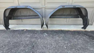 Excellent condition. Fits 2019-2026 GMC Sierra $150 obo