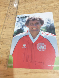 1987 Allan Simonsen Denmark signed player postcard