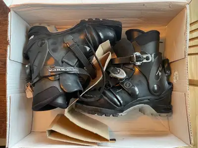 Scarpa T4 women telemark shoes (size 23)., View more