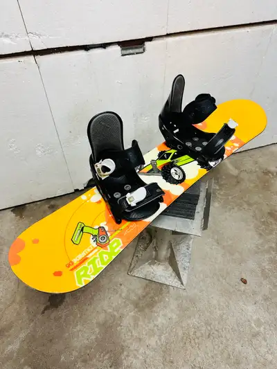 Ride snowboard 105 cm with Burton Freestyle Jr bindings, View more