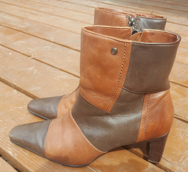 Bottes cuir de printemps dans Femmes - Chaussures  à Ouest de l’Île