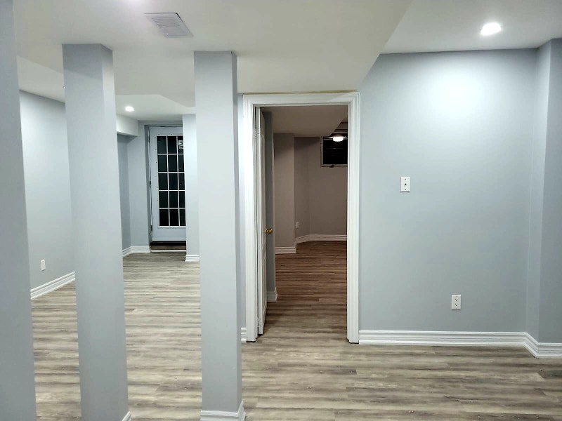 BRAND NEW 1 PLUS DEN LEGAL BSMT APT NEAR MT PLEASANT GO STATION Long