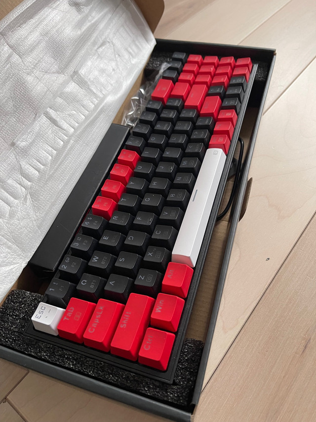 Redragon K628 Wireless Mechanical RGB Gaming Keyboard 78 Keys dans Souris, claviers et webcaméras  à Ouest de l’Île - Image 2