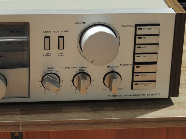 Sony STR-V35 AM/FM Stereo Receiver- Read Ad Fully for Info ! in Stereo Systems & Home Theatre in Mississauga / Peel Region - Image 2